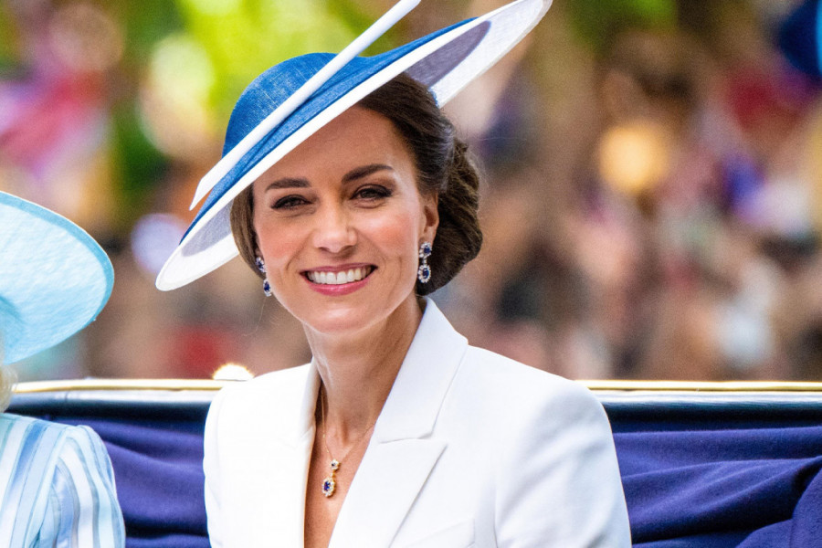 Kako se ponaša SAVREMENA DAMA: Povratak gracioznosti, ovo su nova pravila BONTONA