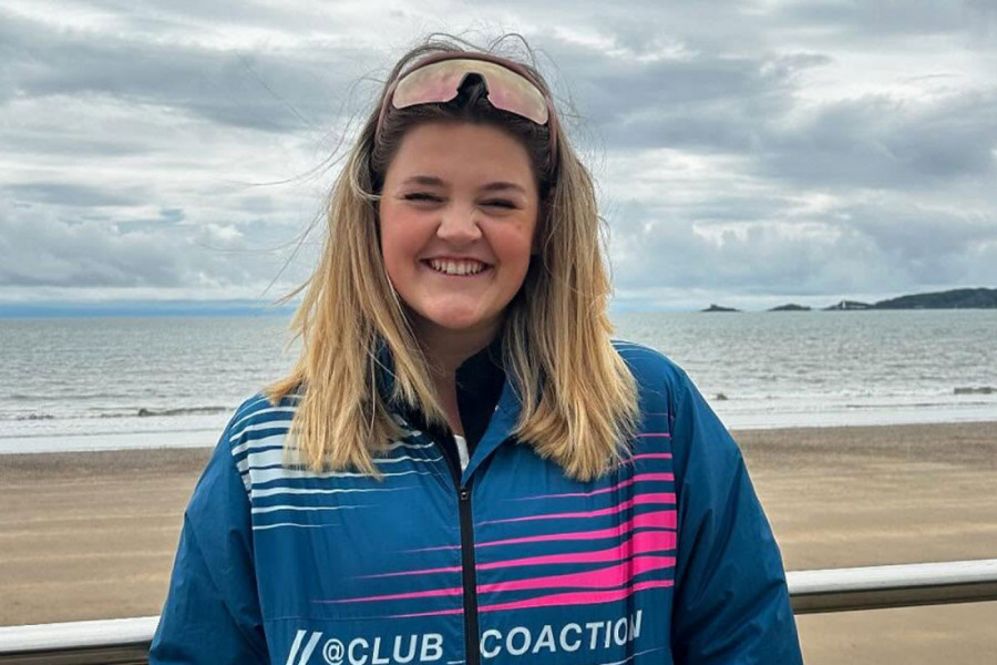 Otišla je na pregled i nije ni slutila šta joj viri iz farmerki - sada njen blam gleda na hiljade ljudi! (VIDEO)