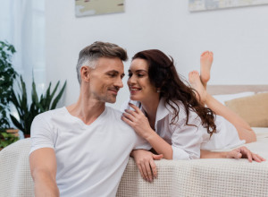 Ovo je ISTINA o intimnim odnosima posle četrdesete: Pršti strast, intenzivniji vrhunac, a evo šta se dešava sa MUŠKARCIMA!