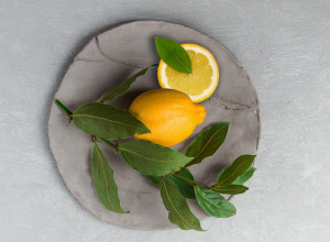 Zabodite lovorov list u limun i rešite tri problema ODJEDNOM koja muče svaku domaćicu