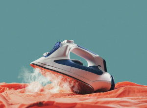 Trik zlata vredan: Zašto bi trebalo da sipate sirće u peglu svakog meseca