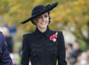 KEJT MIDLTON prvi put bez muža: Sama i dostojanstvena na komemoraciji, svi se pitaju gde je VILIJAM! (FOTO)