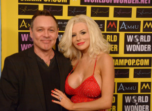 Sa 16 godina se udala za 50-godišnjeg glumca: Otkrila je MRAČNE TAJNE braka o kojima je ćutala - "bilo me je STRAH"