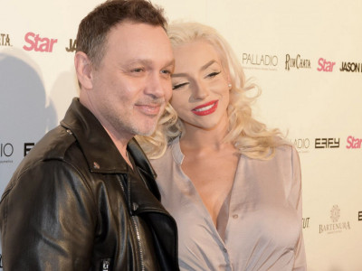 On je imao 50 godina kada ju je oženio 