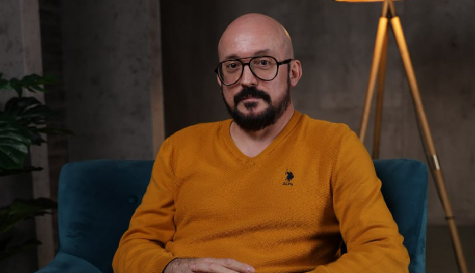 PEDIJATAR odgovara šta ga sve "novopečeni roditelji" pitaju: "Mene PLAČ BEBE nikad ne uplaši, zapravo me raduje!" (VIDEO)