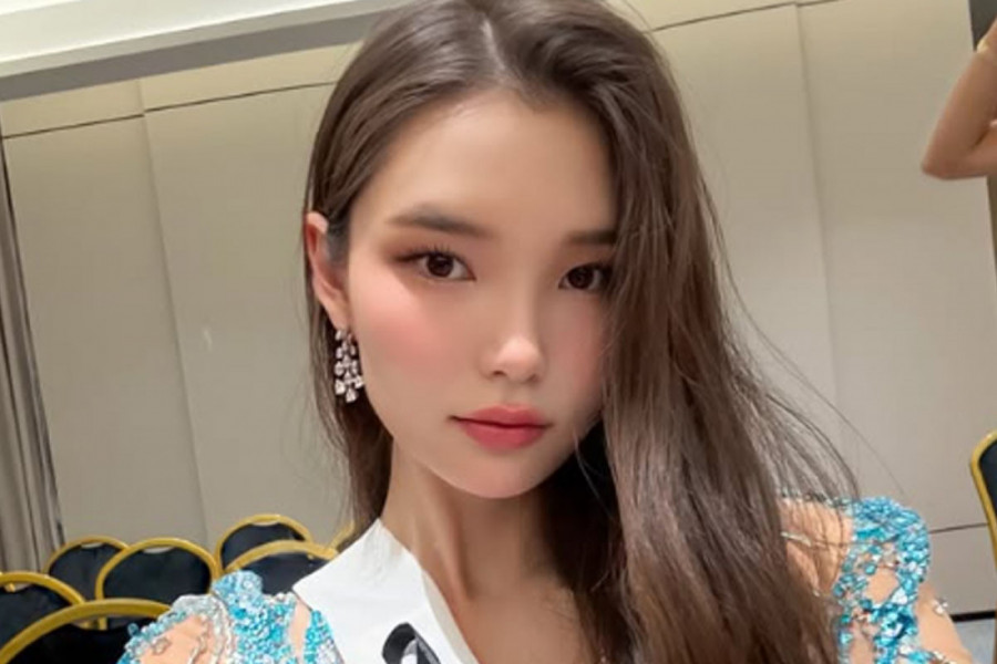 BRUKA ZA SRBIJU: Misica iz Mongolije prošetala u glomaznoj kreaciji koja nije ni nalik našoj nošnji