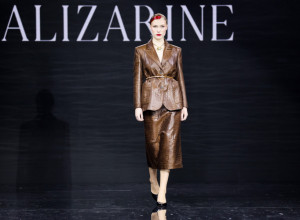 Ovakva suknja vas pretvara u MODNU IKONU: Uz kaput izgleda još MOĆNIJE i kao da je iz najekskluzivnijeg butika (FOTO)