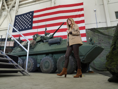 Na dolasku u Severnu Karolinu, prva dama SAD pojavila se u uskim kožnim pantalonama