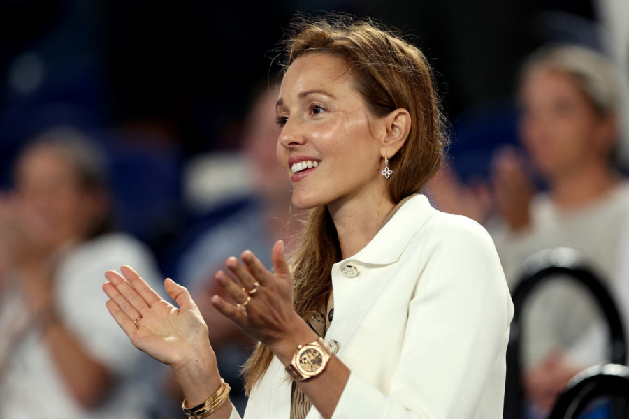 JELENA ĐOKOVIĆ u Grčkoj peva SRPSKI NARODNJAK! Neočekivan prizor svi komentarišu, VIDEO pokazao kakva je zapravo