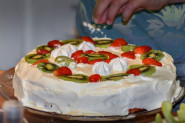 Posna torta sa kivijem i karamelom: Tradicionalni recept koji krasi svaku trpezu, a OVO je bakin trik za SAVRŠEN UKUS