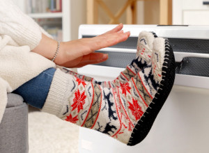 Stalno su vam HLADNE NOGE? Džabe obuvate 3 para čarapa, rešenje je u ovoj namirnici - uz nju "nema zime"!