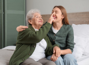 Baka otkrila svoje TAJNE o intimnim odnosima PRED UNUKOM i potpuno je šokirala - od tada se za njih dve sve promenilo!