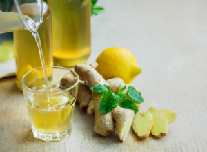 5 razloga zašto je dobro da pijete đumbirovu vodu čim ustanete