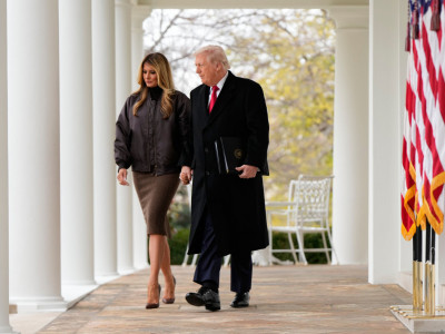 Prva dama navela sve da govore o neobičnoj jakni koju je obukla