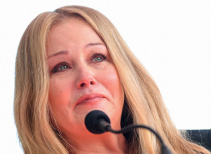 Nakon što je saznala da ima RAK, stigle još GORE VESTI: Glumica nemoćna u životnoj borbi, a sve posmatra njena ćerka (14)