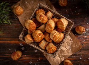 Pogačice sa čvarcima: Meke i ukusne, savršene da počnete dan