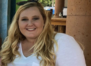 Imala je 168 kg i niko nije želeo da izađe sa njom: Smršala je 82 kg, pa usledila neviđena transformacija! (FOTO)