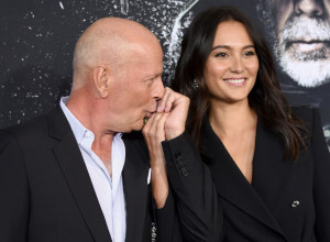 Ema Heming otkrila kako će izgledati Božićni praznici sa Brusom Vilisom i sve nas dirnula