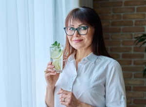 Pila sam VODU sa LIMUNOM svakog jutra nedelju dana: Ovo je REZULTAT koji nisam očekivala