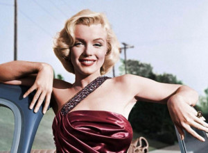 Dok sam bila devojčica niko mi nikad nije rekao da sam lepa. Svim devojčicama bi se trebalo govoriti kako su lepe, čak i ako nisu