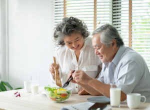 Doktor tvrdi da bi ova jednostavna japanska NAVIKA mogla da vam drastično PRODUŽI ŽIVOT - pazite kako jedete!