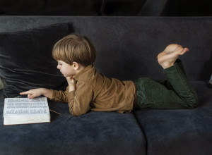 Kako pobediti ekran: Tajni recept da vaše dete radije uzme knjigu nego tablet