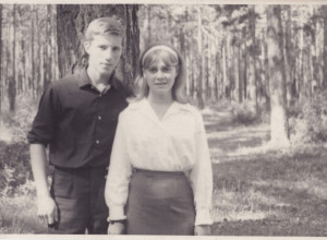 Upoznali su se pre 76 godina: Slagala sam ga da mi je minđuša ostala u njegovim kolima, upalilo je! (VIDEO)