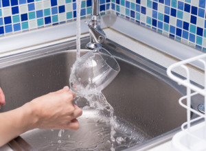 Evo zašto nikad čaše posle pranja ne treba da ostavljate naopako