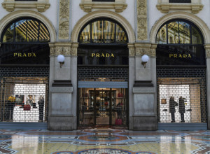 Prada kupila Versaće za 1,25 milijardi evra: Veliki preokret u svetu mode