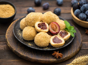 KNEDLE sa šljivama, tako sočne i mirisne: Omiljena poslastica na Balkanu koja nikad neće izaći iz mode