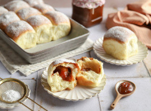 BUHTLE SA DŽEMOM: Najlepše punjeno pecivo koje vole sve generacije