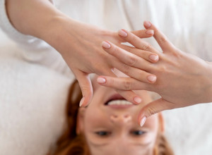 Patite od NESANICE? Pritisnite ove dve tačke na ruci i ZASPAĆETE brže nego što mislite!