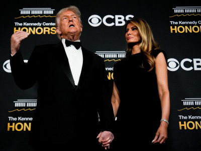 Paparaci i gosti nisu mogli da skinu pogled s njih