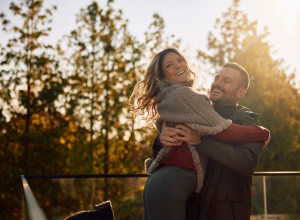 Zašto neke žene uvek biraju dobre muškarce: Ovih 5 navika treba i vi da usvojite