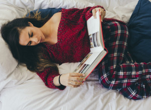 Kada su stigle slike sa svadbe, sve vreme se pitala KO JE OVO?! Otkrila je istinu i nije mogla da dođe sebi