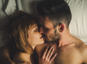 Pijana noć koja je promenila sve: Kako sam sa 24 godine izgubio NEVINOST sa devojkom najboljeg druga!