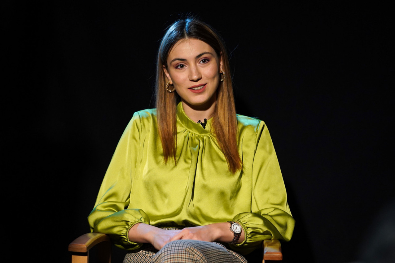 Zvezda serije "TVRĐAVA" se verila! Jana Bjelica pokazala raskošan prsten i dasu iz Madrida kom je rekla "DA" (FOTO)