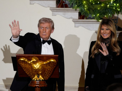 Nasmejana prva dama sa suprugom