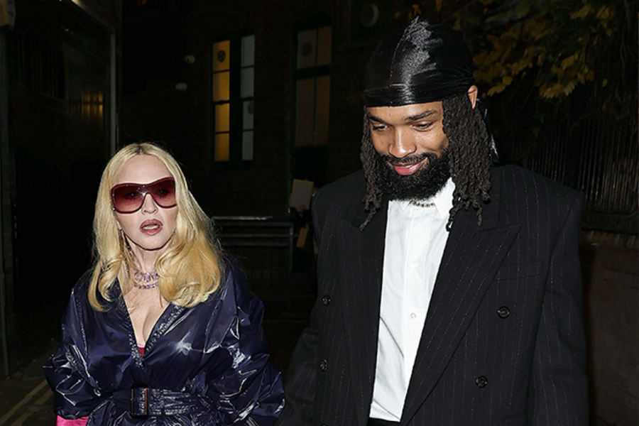 Ima 67, šeta 38 godina mlađeg dečka, a stajling čista provokacija: Madona ponovo šokira javnost