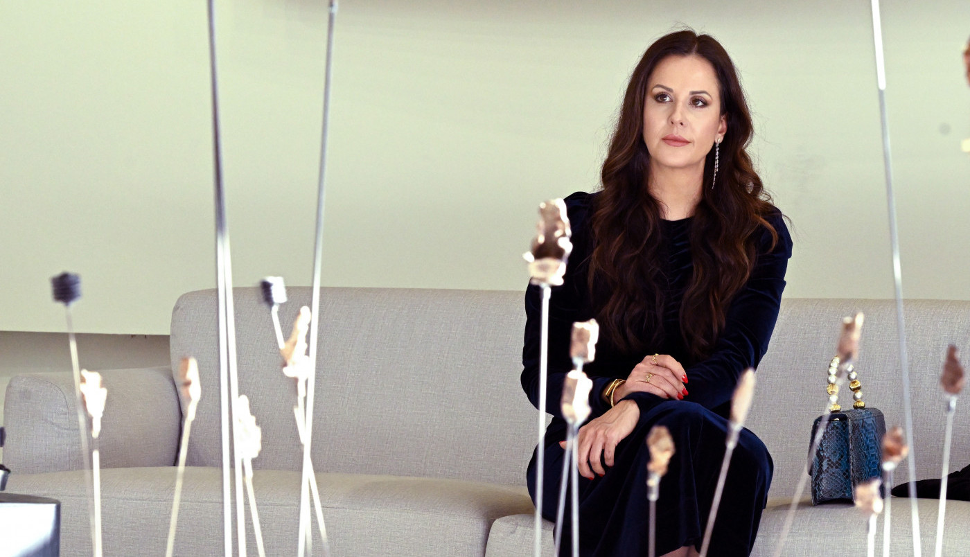 Tamara Vučić ukrala pažnju na proslavi SRPSKE NOVE GODINE: Detalj oko vrata nas je opčinio, a ovakve cipele nosi i MELANIJA TRAMP