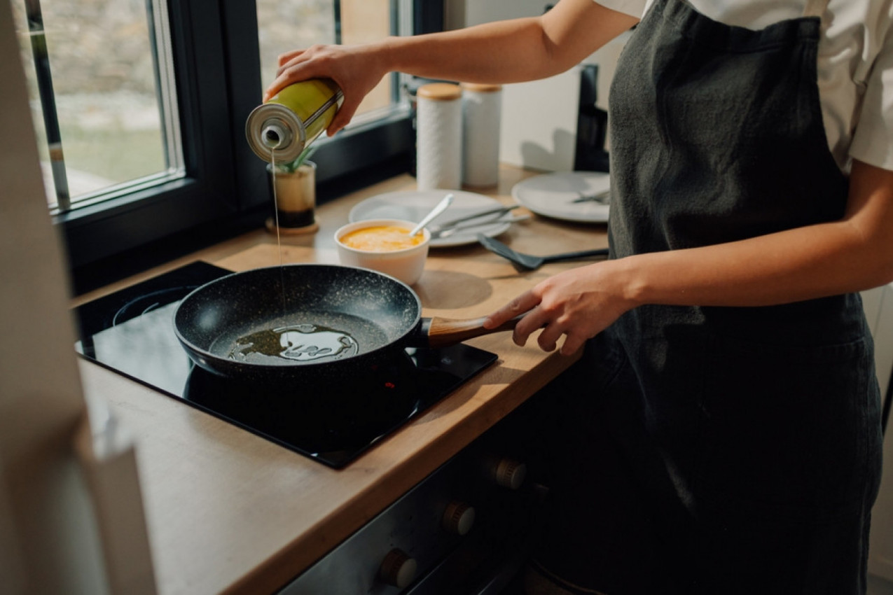Kako napraviti savršenu ZAPRŠKU BEZ GRUDVICA: Dva trika kuvara koje svako mora da zna