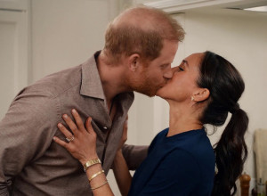 Najzad osvanula fotografija: Megan i Hari prvi put POKAZALI LICA dece - Arči i Lilibet izazvali lavinu komentara! (FOTO)