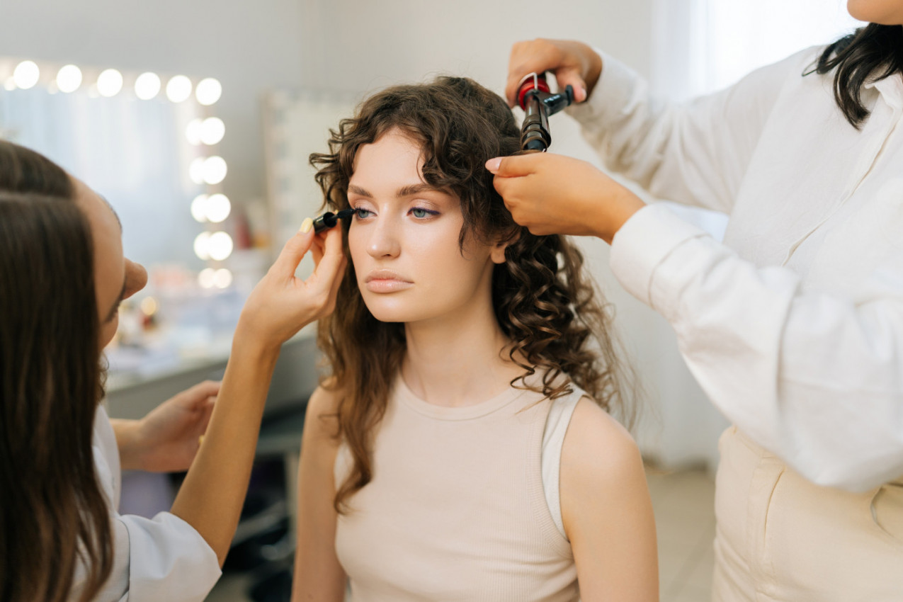 Trendovi koji menjaju pravila lepote naredne godine: 2026. donosi revoluciju u ŠMINKANJU