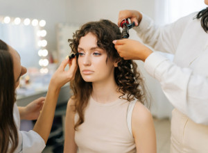 Trendovi koji menjaju pravila lepote naredne godine: 2026. donosi revoluciju u ŠMINKANJU