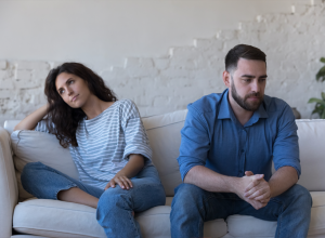 Ova 3 znaka odaju muškarca koji tajno PREZIRE svoju ženu - ne ćutite kada ih primetite!