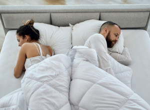 Oprostio sam joj PREVARU, ali mesecima od tada ona me kažnjava brakom BEZ ODNOSA - kaže da ne može da me dodirne!