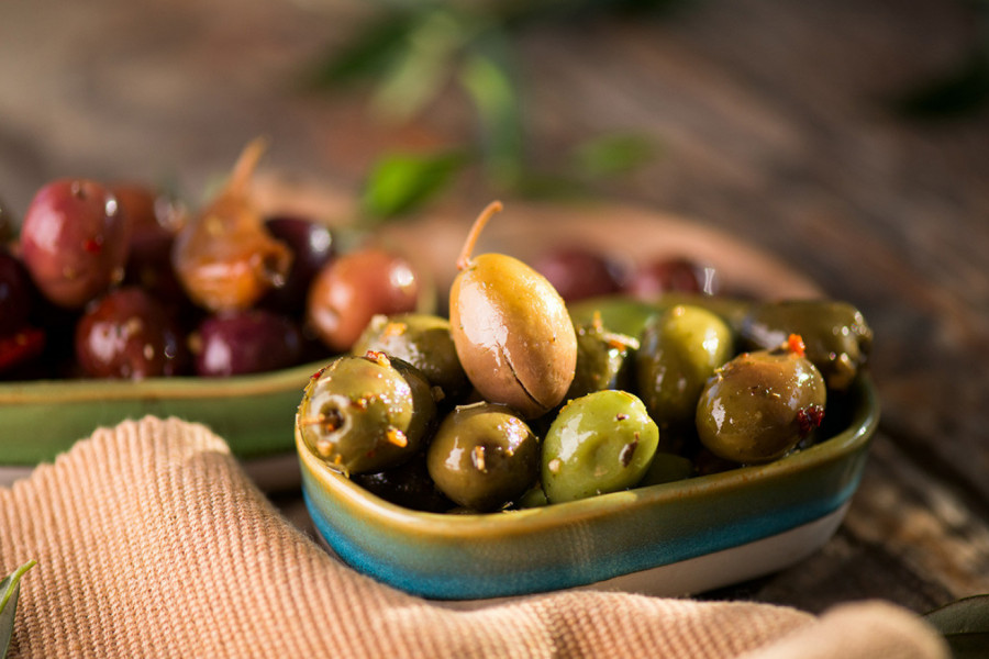 OBOŽAVATE MASLINE, ali redovno bacate koštice - možda je krajnje vreme da prestanete, mogu da vam budu korisne!