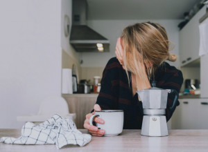 Budite se UMORNIJI nego što legnete: Ovo je glavni simptom OZBILJNE BOLESTI koja iz temelja menja život