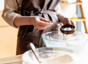 Kada se koristi SODA BIKARBONA, a kada prašak za pecivo: Ovo je jedini način da ne uništite KOLAČ