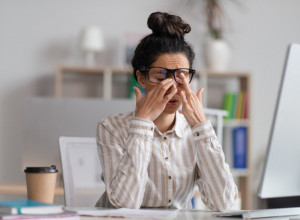 Evo zašto nikada ne bi trebalo da trljate oči